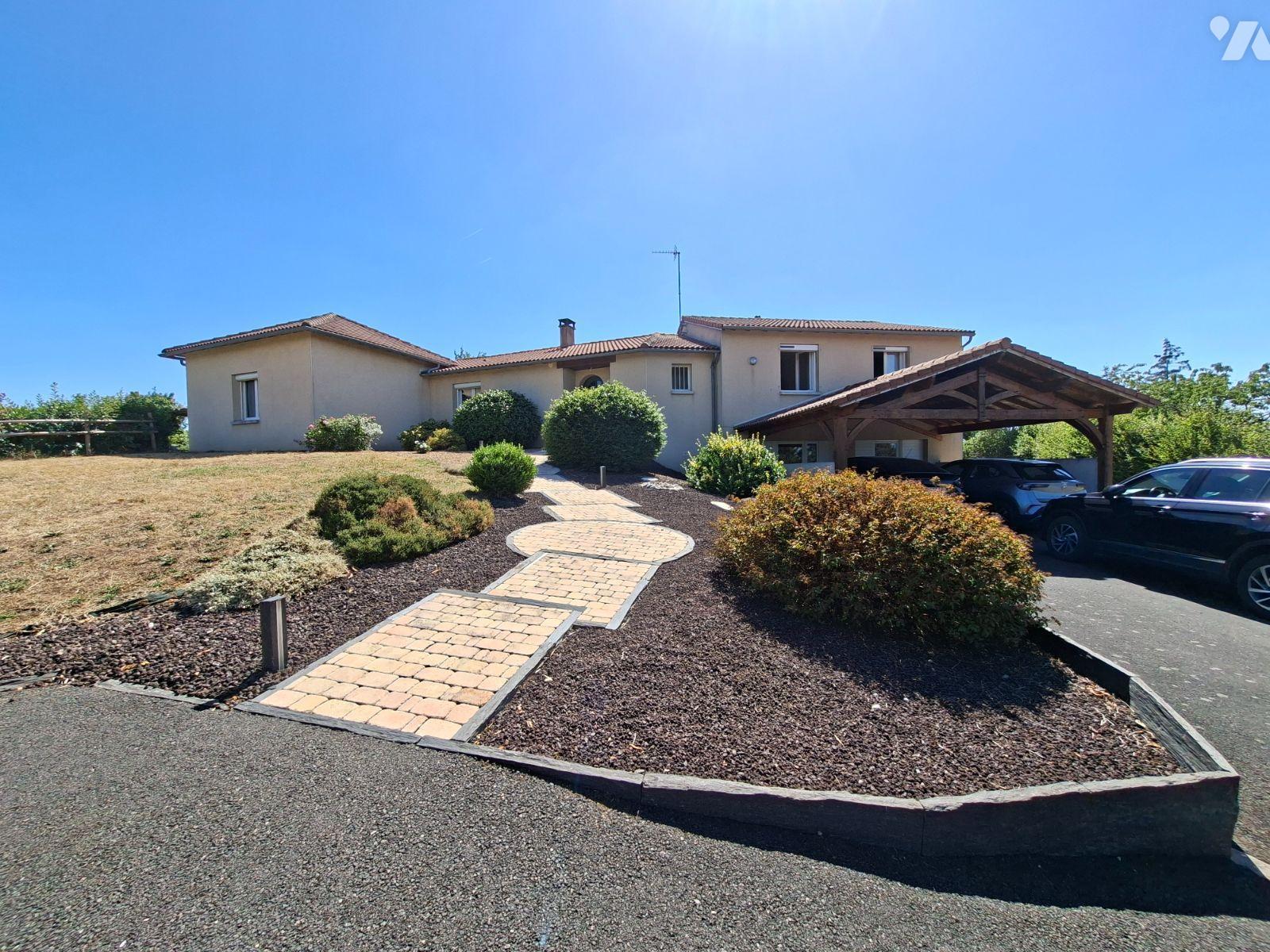 Maison 6 pièces 134 m² · à Bressuire · 134 m² · 275 000 €