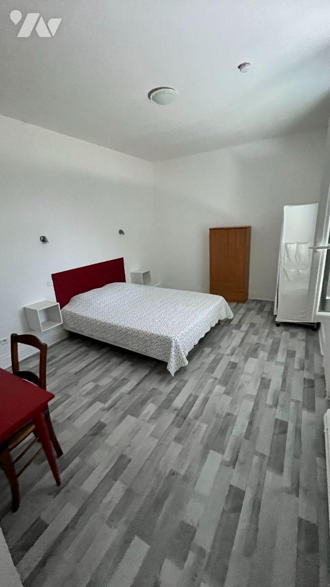 VENTE immeuble-LENCLOITRE (86)