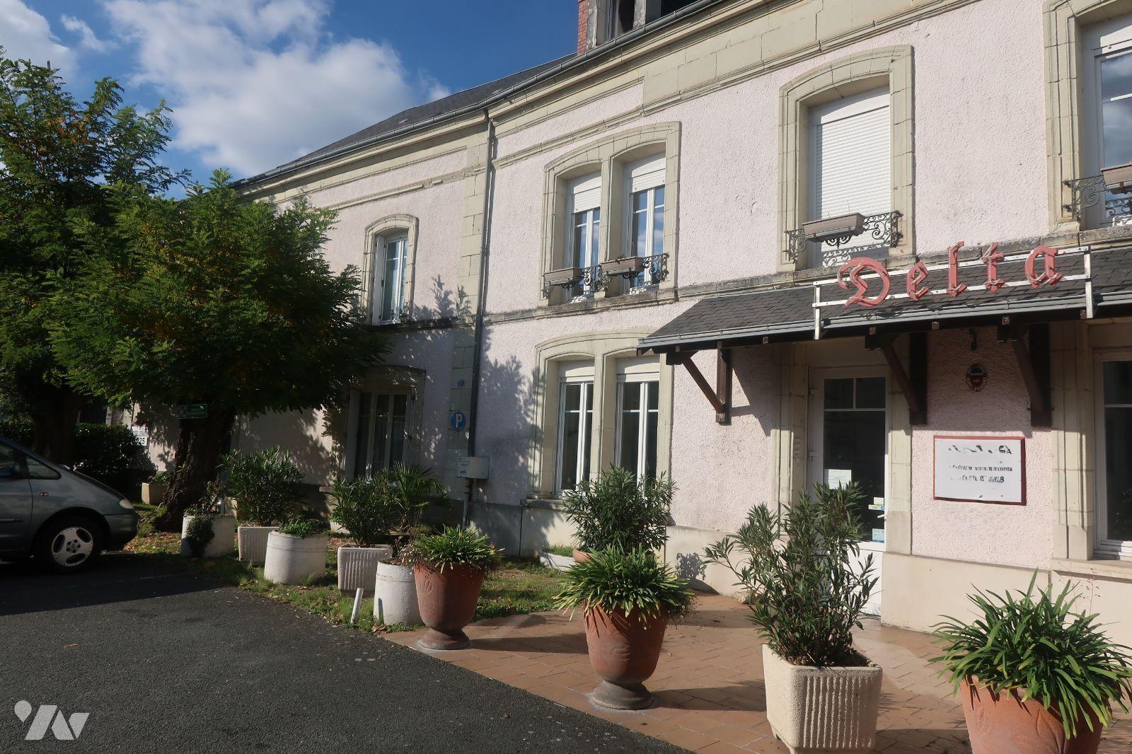 VENTE immeuble-LENCLOITRE (86)