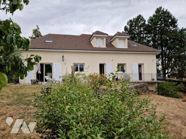 Maison 9 pièces 272 m² · à Châtellerault · 272 m² · 250 000 €