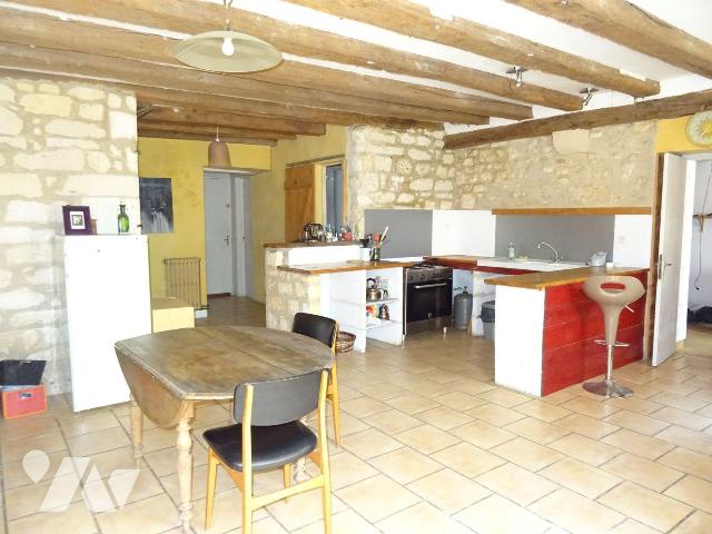 Maison 6 pièces 168 m² · à Bonneuil-Matours · 168 m² · 120 000 €