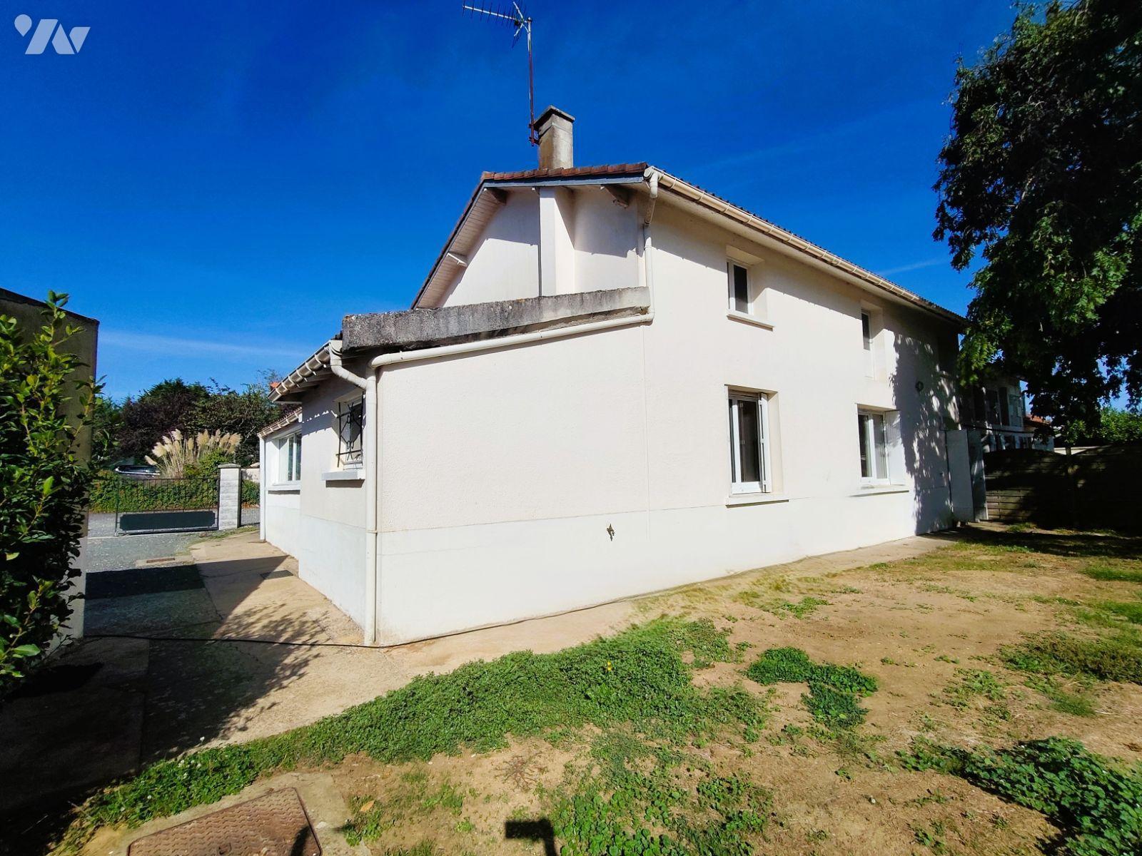 Maison 4 pièces 98 m² · à Saint-Julien-l'Ars · 98 m² · 120 000 €