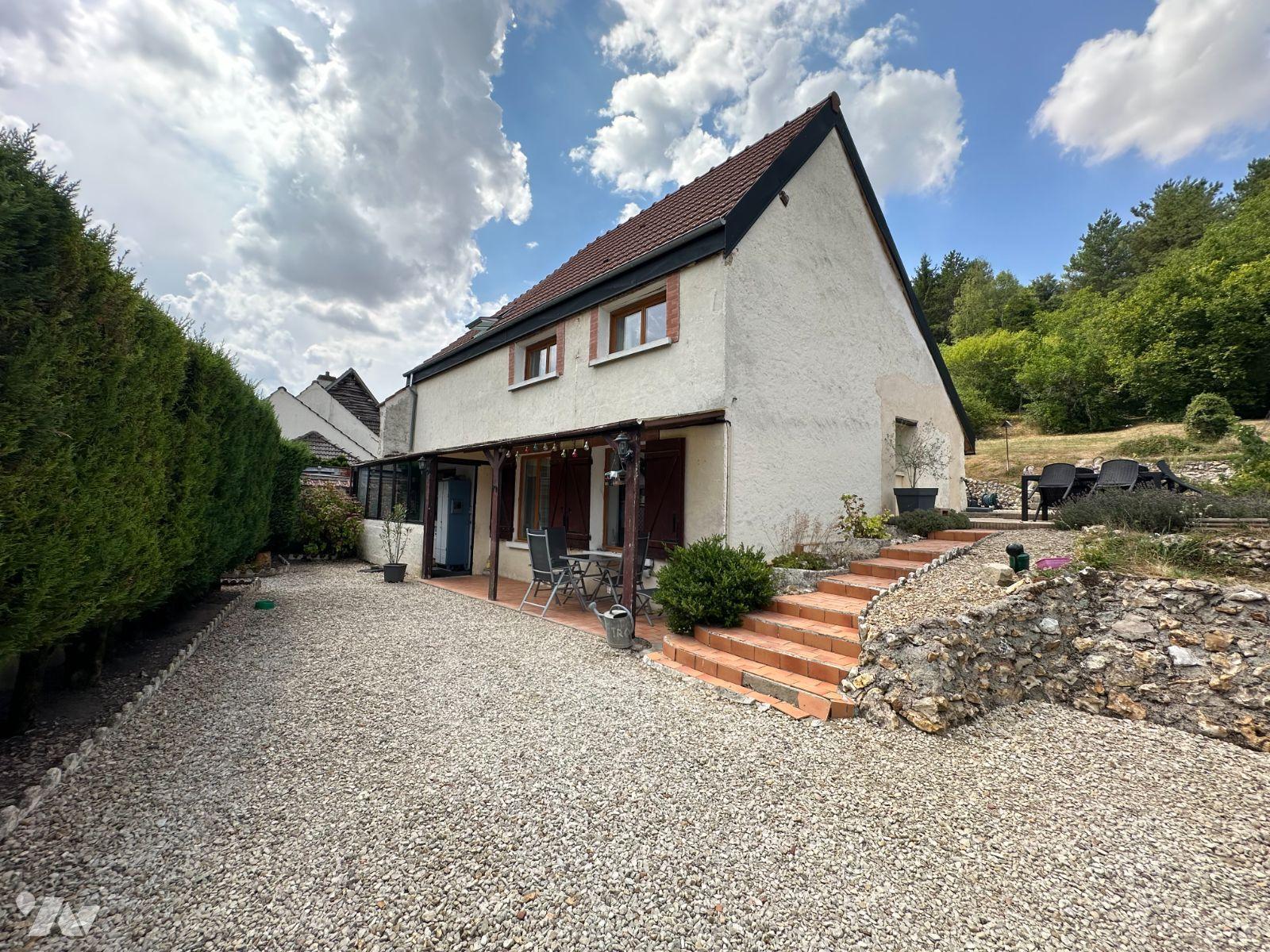Maison 5 pièces 110 m² · à Saint-Julien-du-Sault · 110 m² · 152 000 €