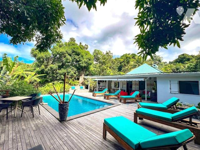 Maison 9 pièces 312 m² · à Deshaies · 312 m² · 1 195 000 €
