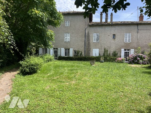 Maison 330m² — Chaneins