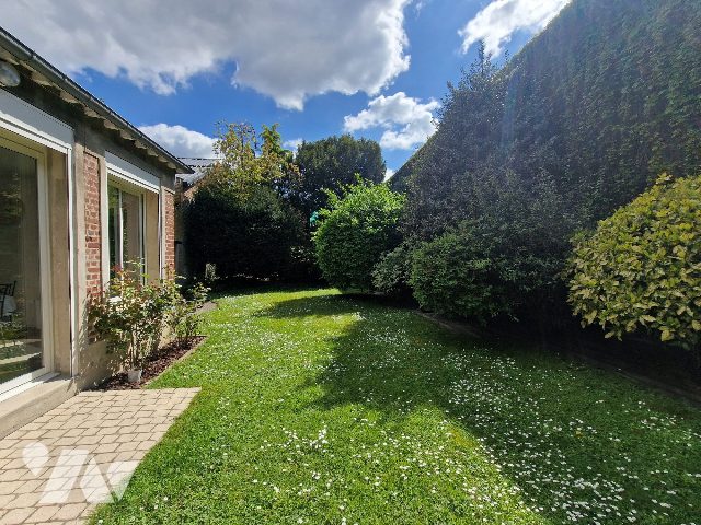 Maison 8 pièces 265 m² · à Saint-Quentin · 265 m² · 399 000 €