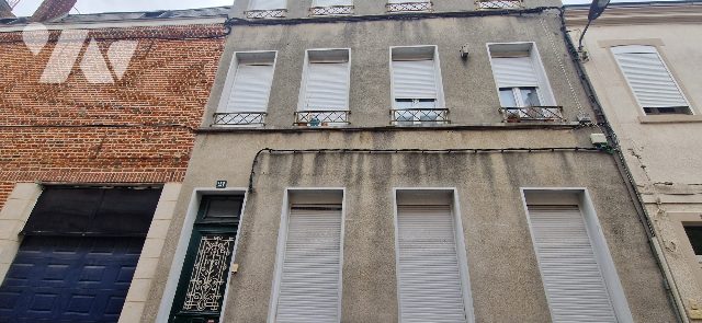 Immeuble 210 m² · à Saint-Quentin · 210 m² · 213 700 €