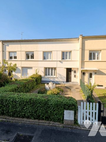 Maison 5 pièces 90 m² · à Saint-Quentin · 89,8 m² · 75 000 €