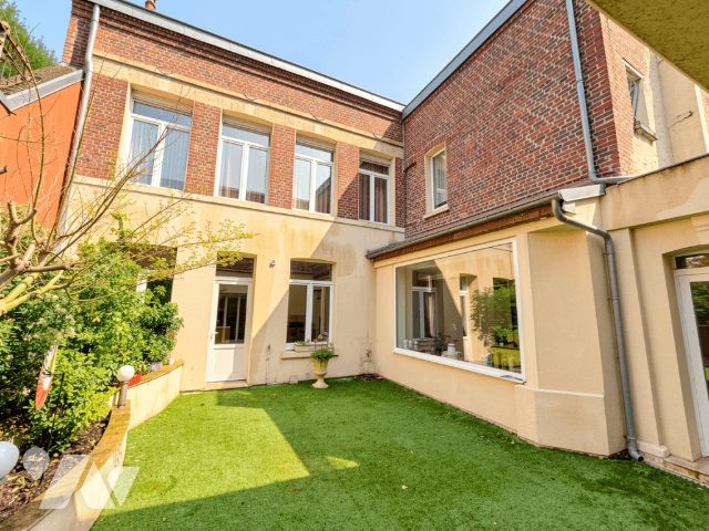 Maison 9 pièces 257 m² · à Saint-Quentin · 257 m² · 280 000 €