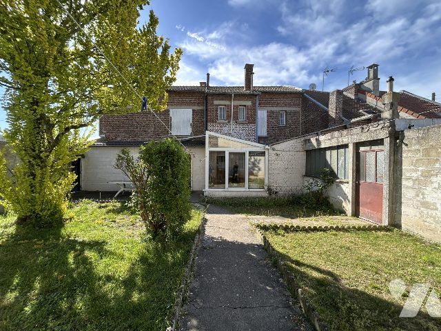 Maison 6 pièces 175 m² · à Saint-Quentin · 174,9 m² · 111 700 €