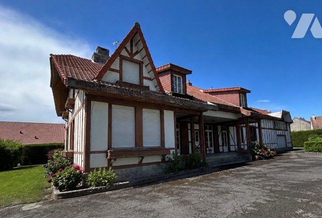 Maison 350m² — Neuville-Saint-Amand