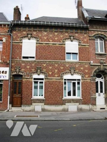 Maison 6 pièces 183 m² · à Saint-Quentin · 183 m² · 900 €