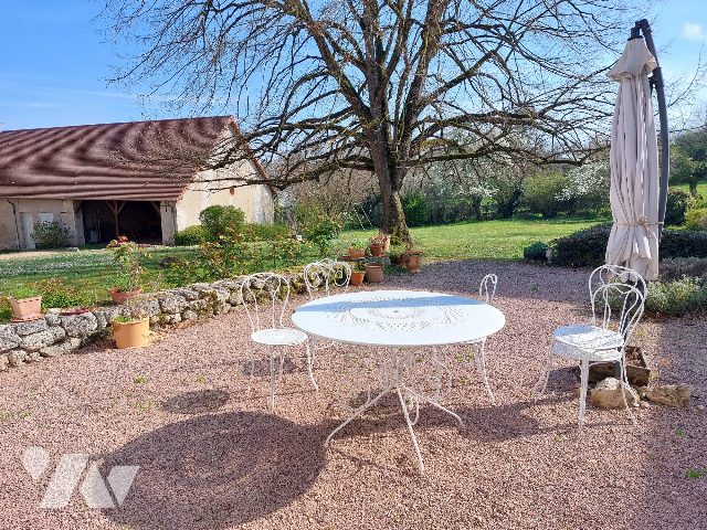 Maison 10 pièces 301 m² · à Montaigu-le-Blin · 301 m² · 317 308 €