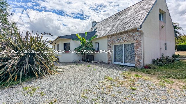 Maison 4 pièces 128 m² · à Trélévern · 128 m² · 360 000 €