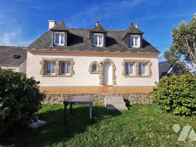 Vente - Maison / villa - LA ROCHE DERRIEN - 136 m² - 8 pièces - VM6967-22102