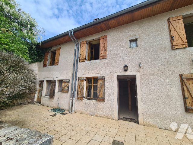 Maison 15 pièces 435 m² · à Amancey · 435 m² · 370 000 €