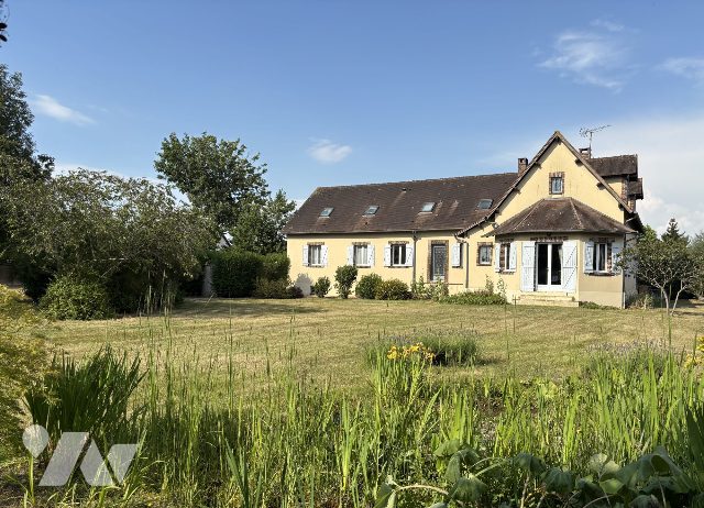Maison 9 pièces 286 m² · à Brezolles · 286 m² · 380 000 €