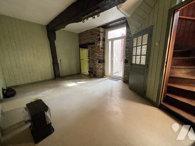 Maison 6 pièces 150 m² · à Châteaugiron · 150 m² · 220 000 €