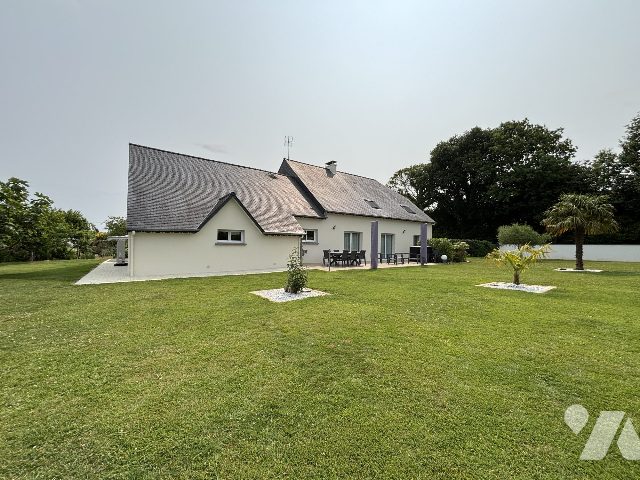 Vente - Maison / villa - LAIGNELET - 210,65 m² - 9 pièces - 1301-35034