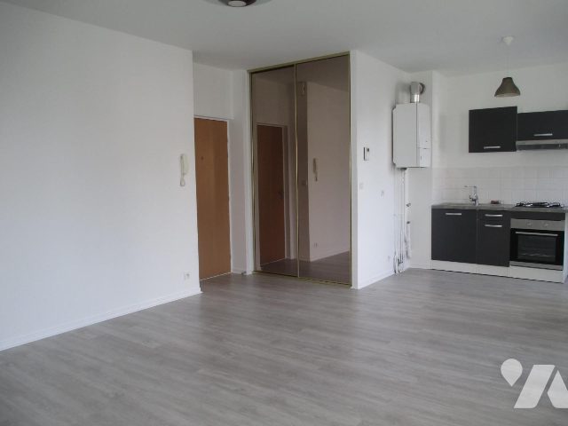 Location - Appartement - FOUGERES - 3 pièces - 35034-353785-35034