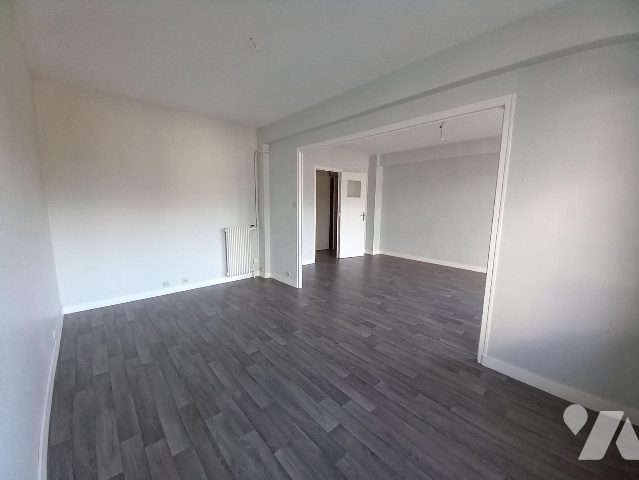 Location - Appartement - FOUGERES - 3 pièces - 35034-932874-35034