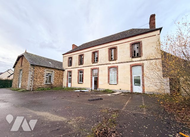Maison 300m² — Guignen