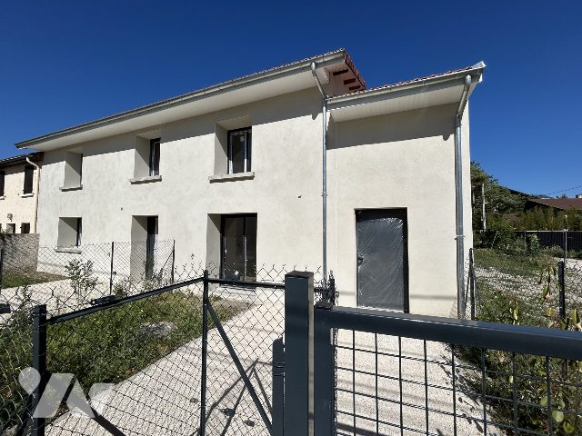 Maison 4 pièces 90 m² · à Échirolles · 90 m² · 256 000 €