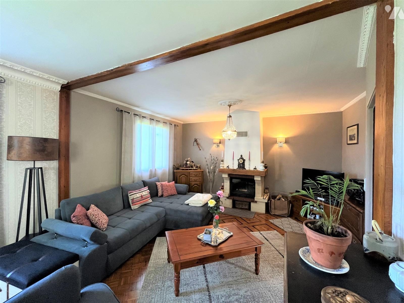 Maison 8 pièces 220 m² · à Montredon · 220 m² · 190 000 €