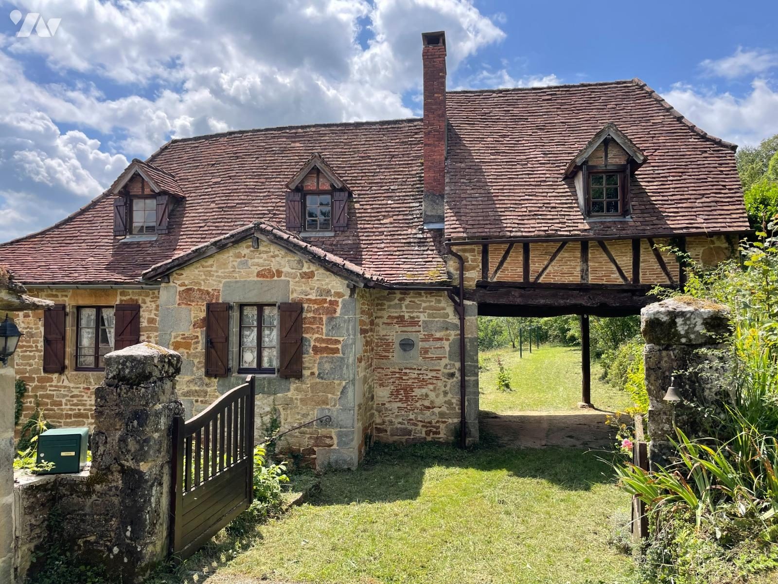 Maison 7 pièces 198 m² · à Faycelles · 198 m² · 404 855 €