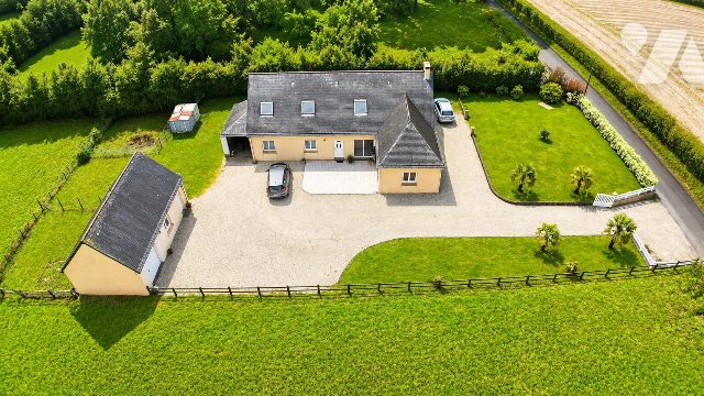 Maison 171m² — Bricquebosq