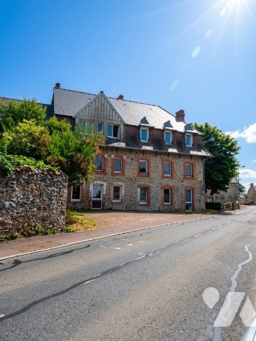 Immeuble 217 m² · à Gouville-sur-Mer · 217 m² · 430 000 €