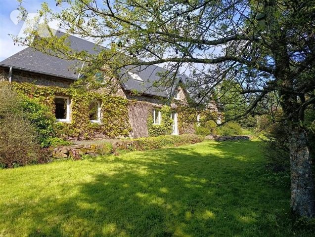 Maison 8 pièces 239 m² · à Cerisy-la-Salle · 239 m² · 295 000 €