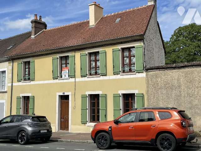 Maison 6 pièces 115 m² · à Mortagne-au-Perche · 114,9 m² · 170 000 €