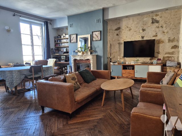 Maison 4 pièces 185 m² · à Mortagne-au-Perche · 185 m² · 375 000 €