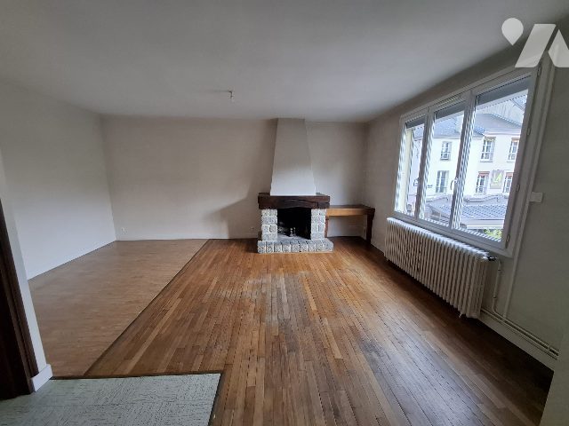 Appartement 6 pièces · à Mortagne-au-Perche · 697 €/mois