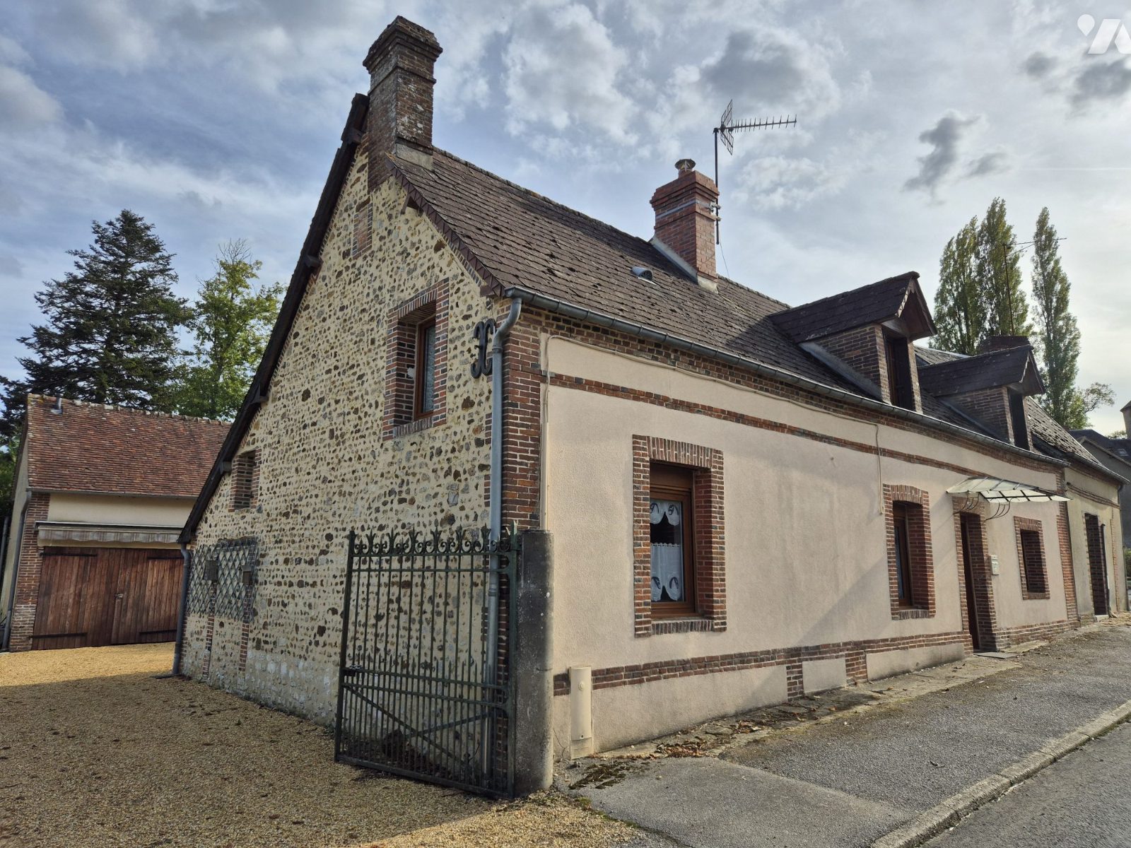 Maison 5 pièces 111 m² · à La Ferrière-au-Doyen · 110,7 m² · 139 000 €