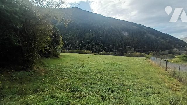 Terrain 970 m² · à Séez · 970 m² · 280 000 €