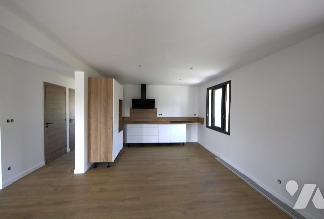 Appartement 4 pièces 103 m² · à Challes-les-Eaux · 103 m² · 425 000 €