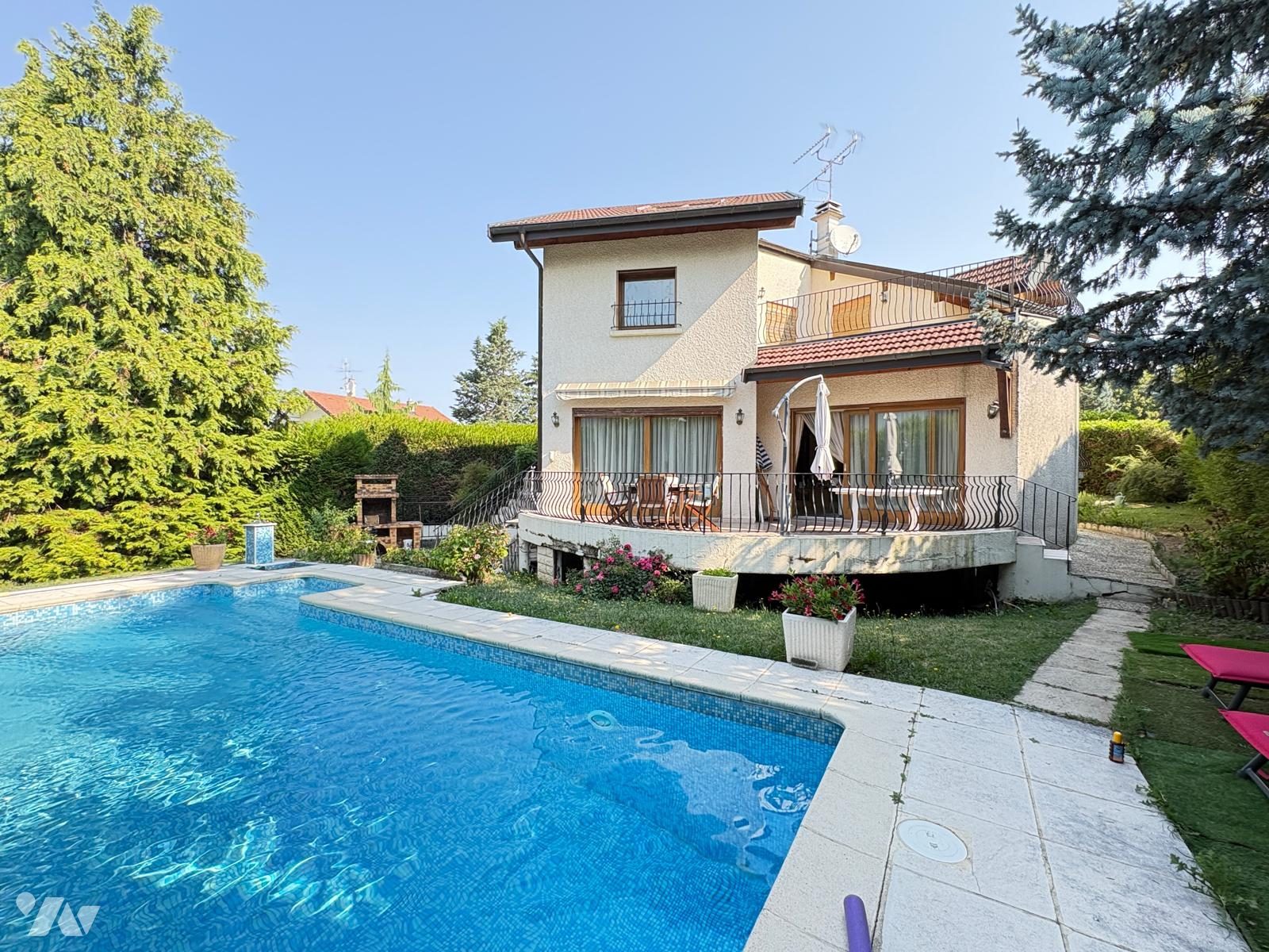 Maison 7 pièces 246 m² · à Vétraz-Monthoux · 246,2 m² · 890 000 €