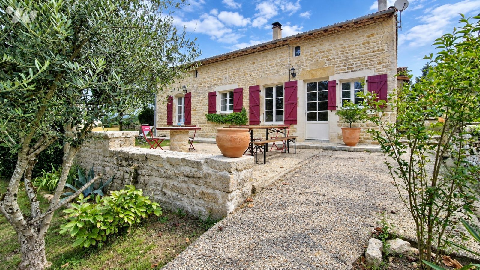 Maison 7 pièces 188 m² · à Lusseray · 188 m² · 240 000 €