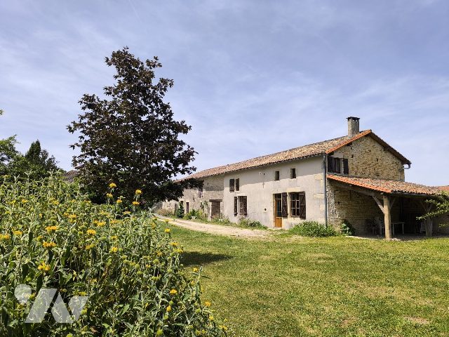 Maison 5 pièces 121 m² · à Valdelaume · 121 m² · 149 800 €