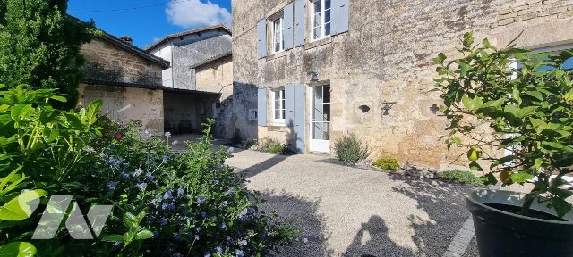 Vente Maison / villa CELLES SUR BELLE