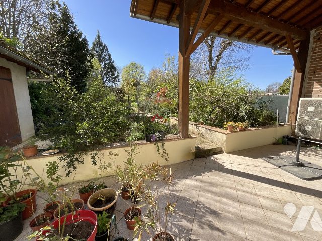 Maison 6 pièces 200 m² · à Beaumont-de-Lomagne · 200 m² · 179 000 €