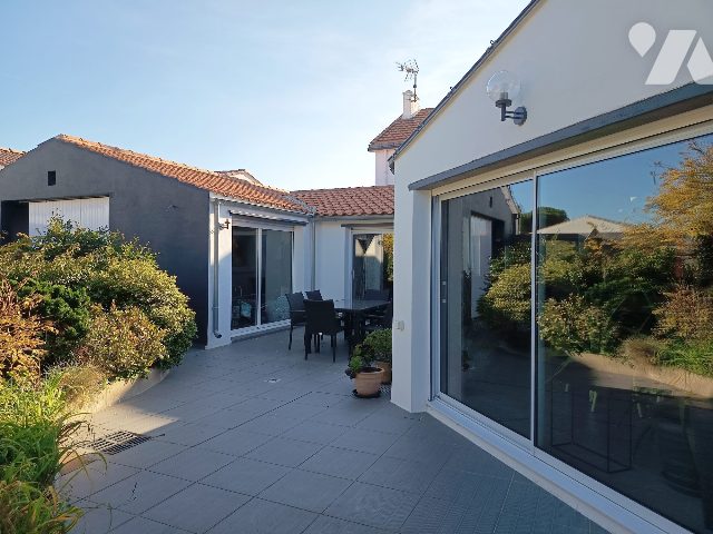Maison 6 pièces 207 m² · à Sallertaine · 207 m² · 320 000 €