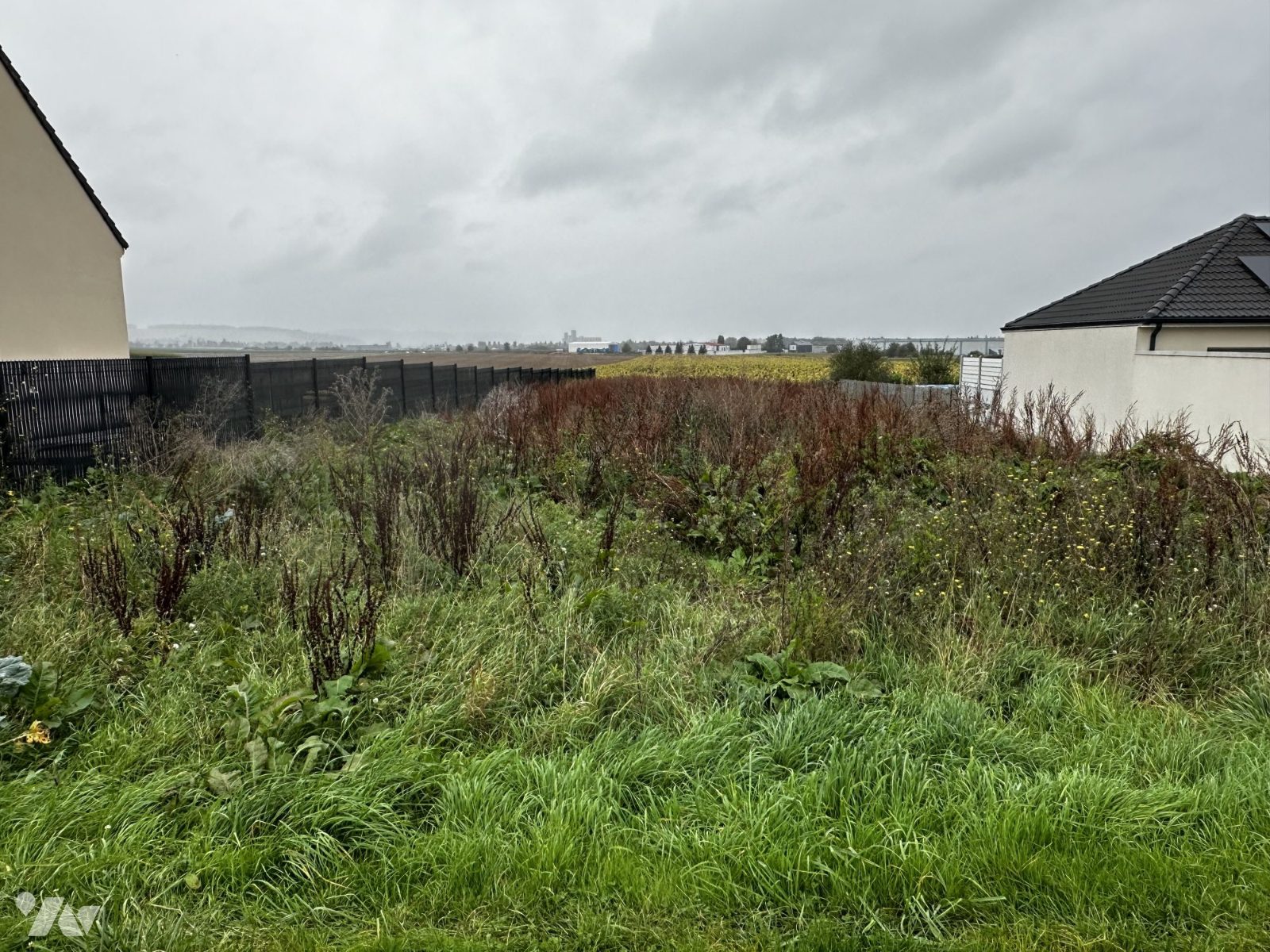 Terrain — Étigny