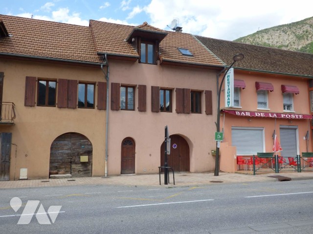 Maison 6 pièces 130 m² · à Espinasses · 130 m² · 315 000 €