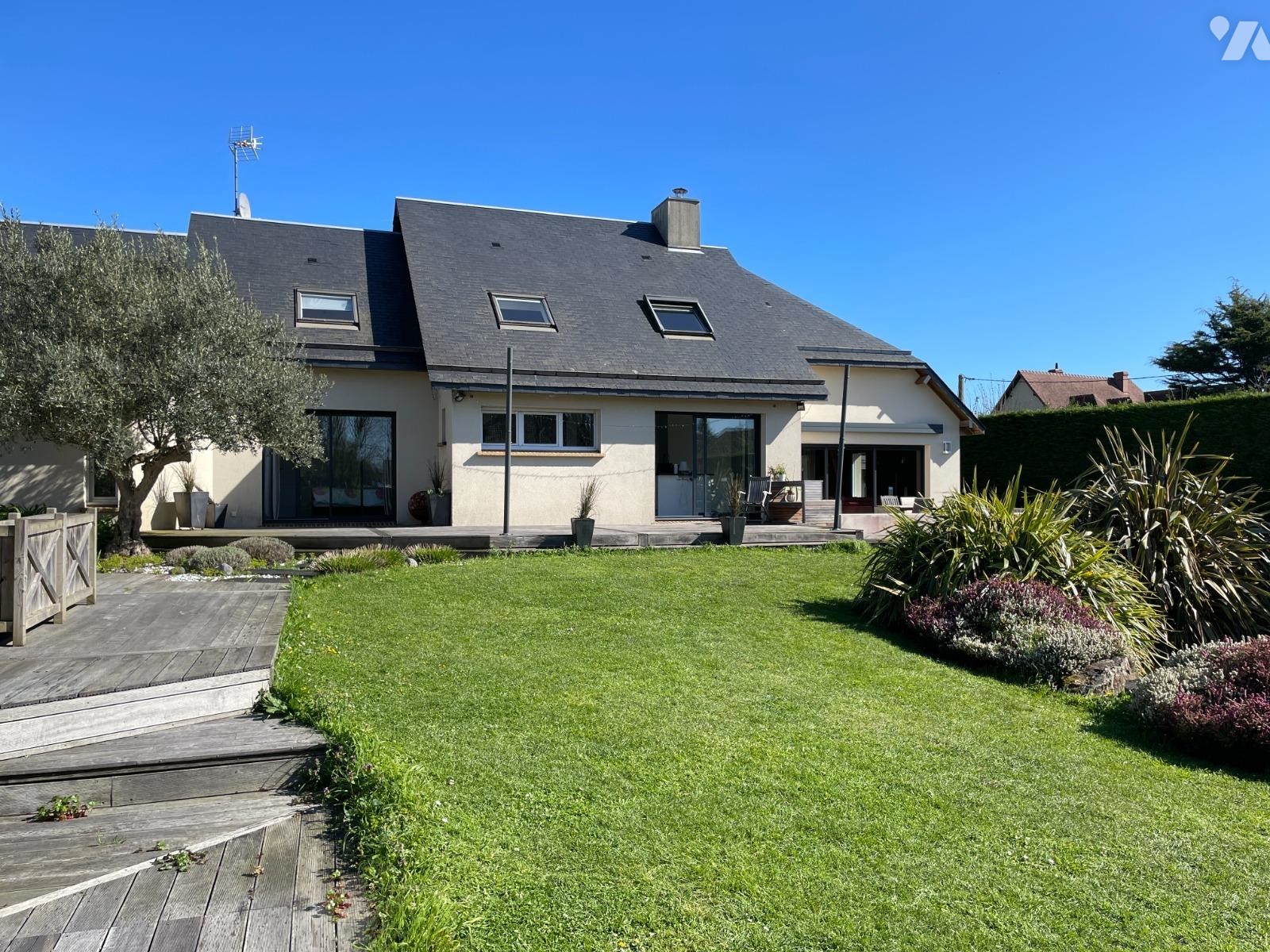 Maison 8 pièces 200 m² · à Hermanville-sur-Mer · 200 m² · 1 050 000 €