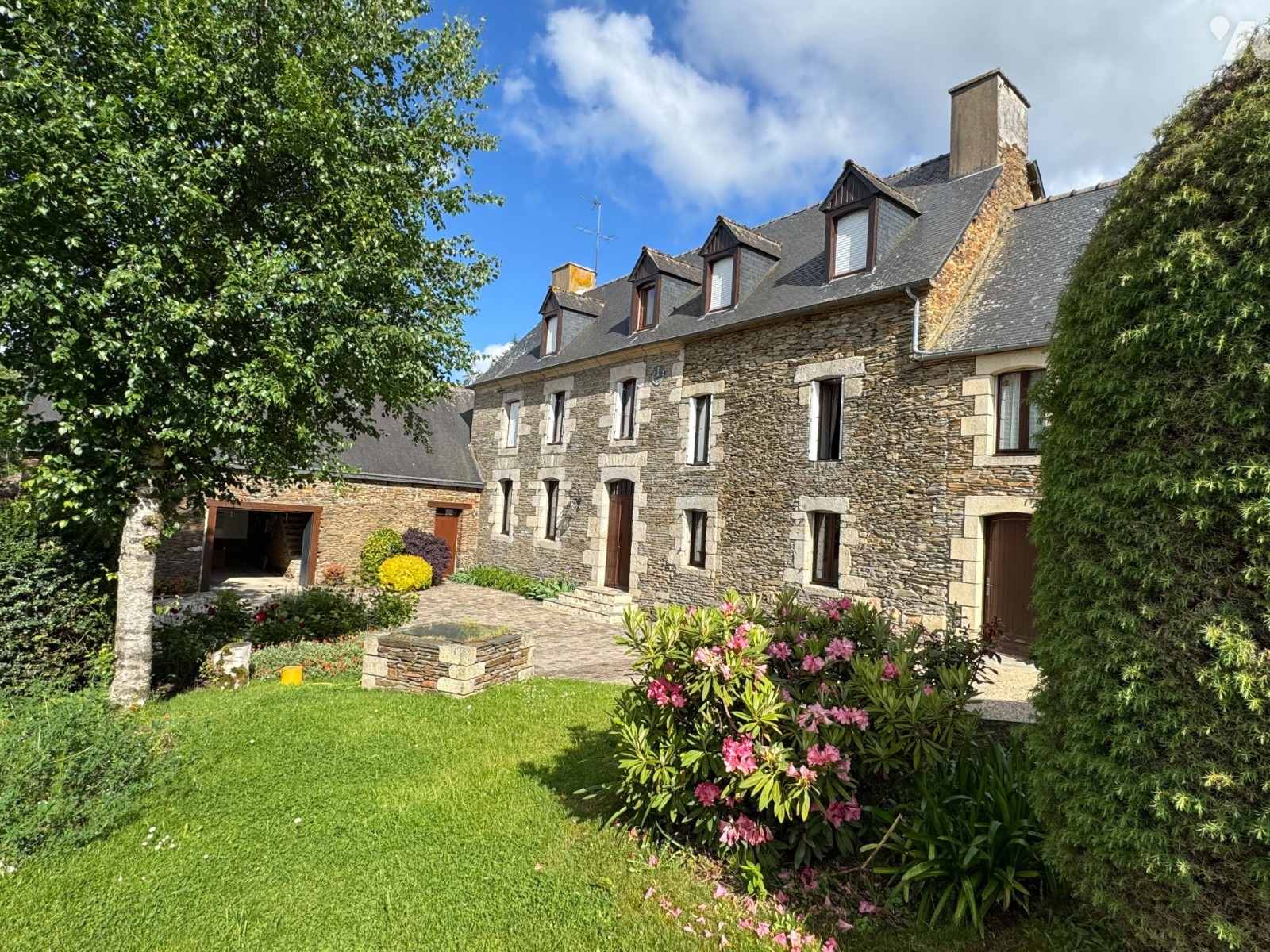 Maison 7 pièces 232 m² · à Trévé · 232 m² · 280 000 €