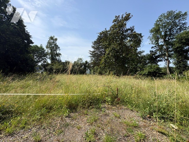 Terrain 651 m² · à Plomelin · 651 m² · 80 000 €