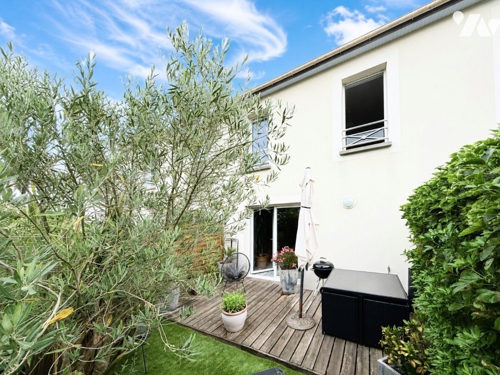 Maison 5 pièces 94 m² · à Mézière · 94 m² · 288 000 €